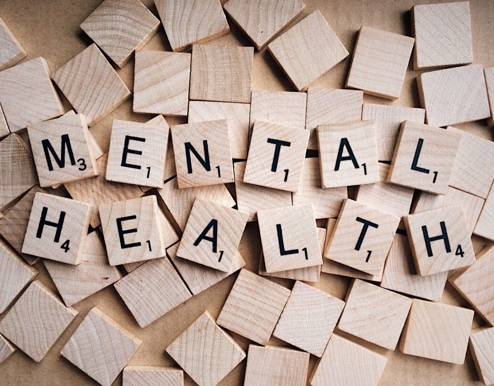 Letras de 'Salud Mental' como en el juego de Scrabble