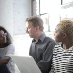 personas con comunicación asertiva