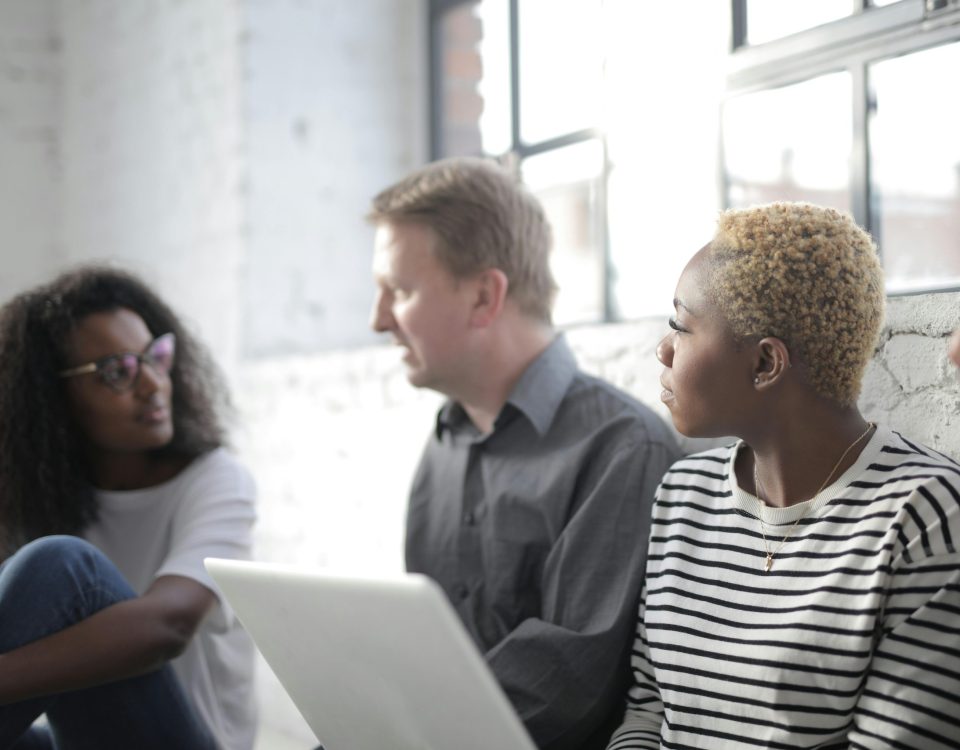 personas con comunicación asertiva