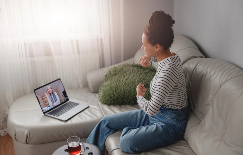 Mujer en consulta de psicoterapia